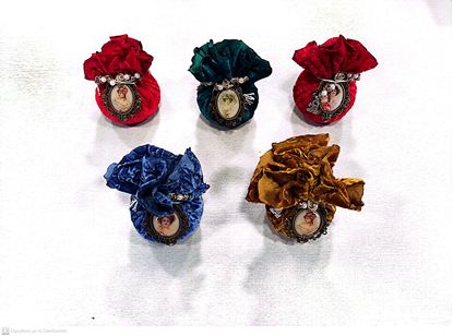 Εικόνα της ΓΟΥΡΙ ΠΟΥΓΚΙ 2026 ΜΕ ΜΟΤΙΒΟ ΓΥΝΑΙΚΕΙΑ ΦΙΓΟΥΡΑ