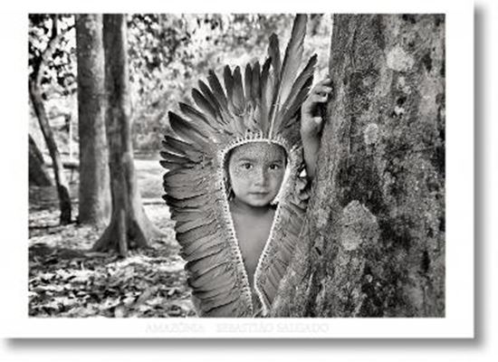 Εικόνα από SEBASTI?O SALGADO. AMAZΟNIA. POSTER 'YAWANAWA GIRL'