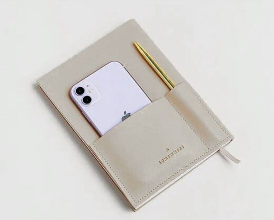 Εικόνα από ΣΗΜΕΙΩΜΑΤΑΡΙΟ SOMEWHERE ΡΙΓΕ Α5 ΜΕ ΘΗΚΗ ΓΙΑ ΣΤΥΛΟ STONE GRAY (82534)