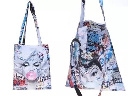 Εικόνα της ΤΣΑΝΤΑ ΩΜΟΥ ΥΦΑΣΜΑΤΙΝΗ GRAFITI WOMAN 39X44